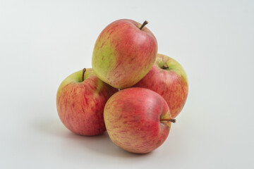 red apples in a bowl