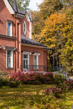 Streets of the city of Vidnoye near Moscow. Beautiful autumn estate with yellow trees on a sunny autumn day. City landscape.