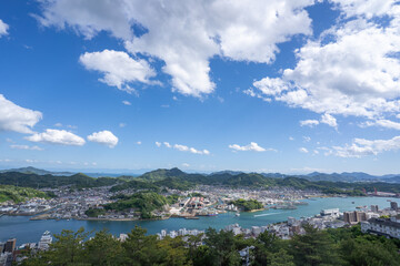 初夏の晴れた瀬戸内の町（広島県尾道市）