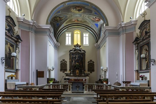 Church, Chiesa parrocchiale dei Santi Sebastiano e Fabiano, interior view, Prato, Lavizzara, Canton Ticino, Switzerland