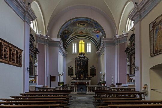 Church, Chiesa parrocchiale dei Santi Sebastiano e Fabiano, interior view, Prato, Lavizzara, Canton Ticino, Switzerland