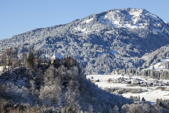 Snow-covered winter landscape, front left St Michael's Castle Church, near Sch&ouml;llang, Illertal, Oberallg&auml;u, Allg&auml;u, Bavaria, Germany