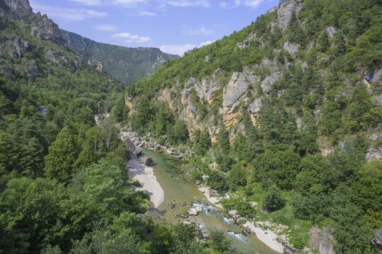 View of the Tarn River from the Pas de Soucy viewing platform, Massegros Causses Gorges, D&eacute;partement Loz&egrave;re, France