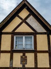 Gebäudeschäden an einem historischen Fachwerkhaus
