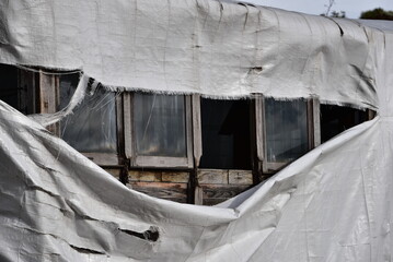 Schmalspur - Museumsbahn auf dem H&auml;rtsfeld mit Dampflokomotive, Personenwagen, Triebwagen in herbstlicher Landschaft