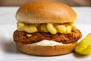 chicken fillet sandwich  with macaroni and cheese,