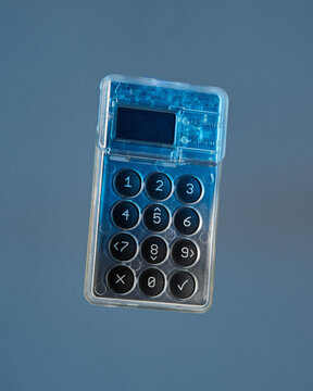 Bitcoin cold storage hardware wallet cold blue light