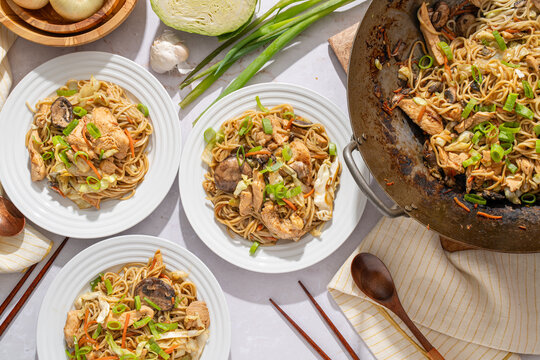 Chicken Lo Mein