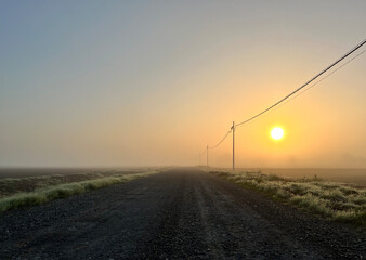 霧の朝焼け。Misty dawn.