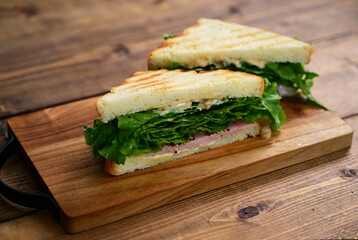 レタスハムサンド