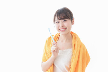 ハミガキをする女性