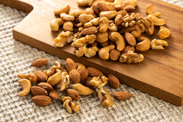 ミックスナッツ