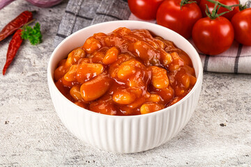 Baked kidney with tomato sauce