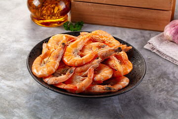 Boiled tiger prawns in the bowl