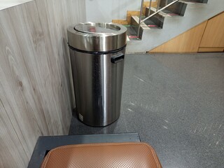 Metal trash bin 
