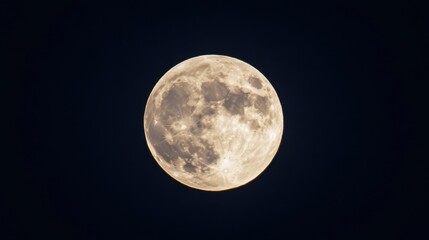 Obraz premium Illuminated Moon in a Serene Night Sky