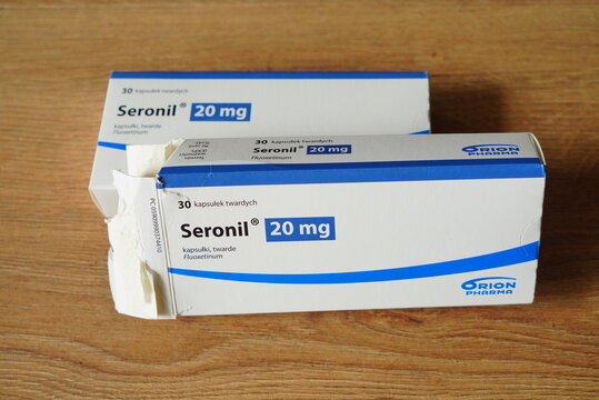 Seronil 20mg medication boxes on a wooden surface