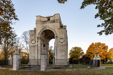 Obraz premium The Arch of Remembrance, a First World War memorial designed by Sir Edwin Lutyens and located in Victoria Park Leicester