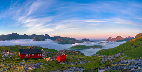Kvalvika Beach Trail um Mitternacht - Lofoten
