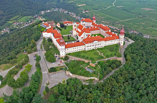 Stift G&ouml;ttweig in Nieder&ouml;sterreich - Drohnenaufnahme
