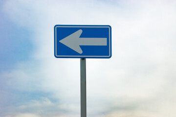 一方通行の標識