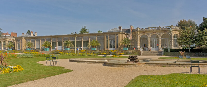Fountain and orangery in the park. Fountain and orangery in Thabor park, Rennes, France 