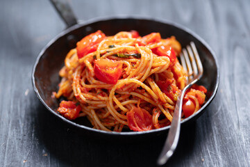 traditional spaghetti in tomato sauce