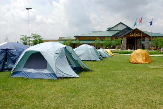 Cabelas outdoor sportmans store Dundee Michigan. 10.08.25
