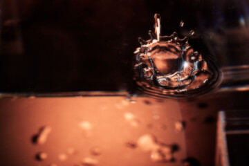 324.Crown Splash from Droplet Impact on Liquid Surface