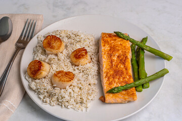 baked salmon with rice and scallops