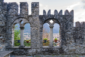 Ruinen der Burg Mattarella auf dem Sacro Monte di Domodossola
