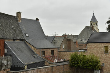 L'architecture typique du quartier Saint Jacques pr&egrave;s de la coll&eacute;giale Sainte Gertrude &agrave; Nivelles (Brabant Wallon)