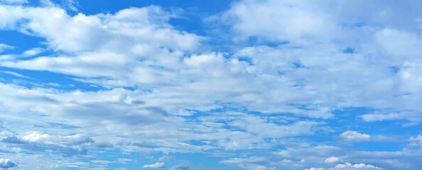 Blue Sky with White Clouds &ndash; Clear Summer Atmosphere and Tropical Panorama Original Image