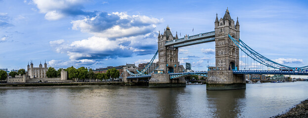 tower bridge  and the tower of london Panorama