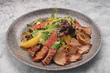 Duck breast salad citrus mix