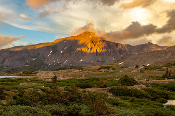 Fototapeta premium Mount Harvard Perfection at Sunset