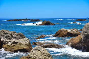 波が押し寄せる改正の室戸岬