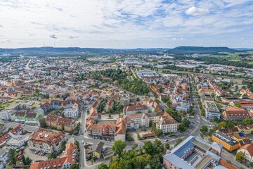 Obraz premium Die oberpfälzische Kreisstadt Neumarkt aus der Vogelperspektive