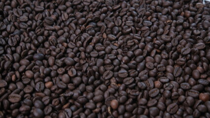 Roasted Coffee Beans - Aromatic, Dark, and Rich