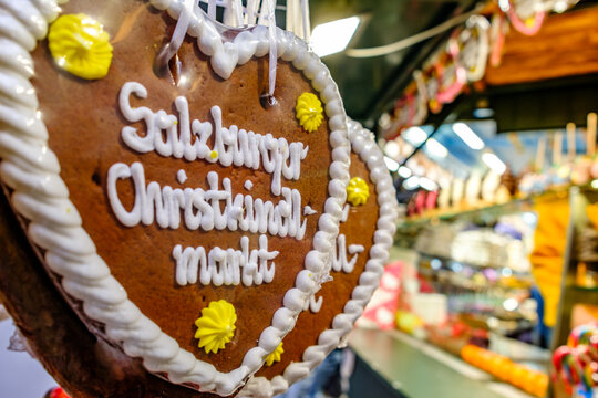typical ginger bread heart at a kiosk in salzburg - translation: christmas market in salzburg