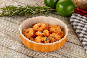 Roasted shrimps in the bowl