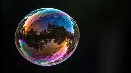 Chromatic Bubble Reflection