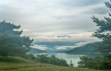 Baie de Chanteloube sur le lac de Serre-Ponçon à Chorges, Hautes-Alpes, France