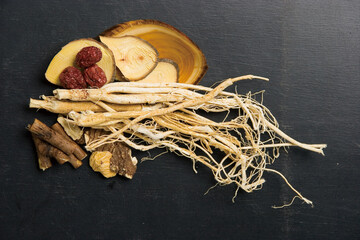 薬膳イメージ・サムゲタンの材料