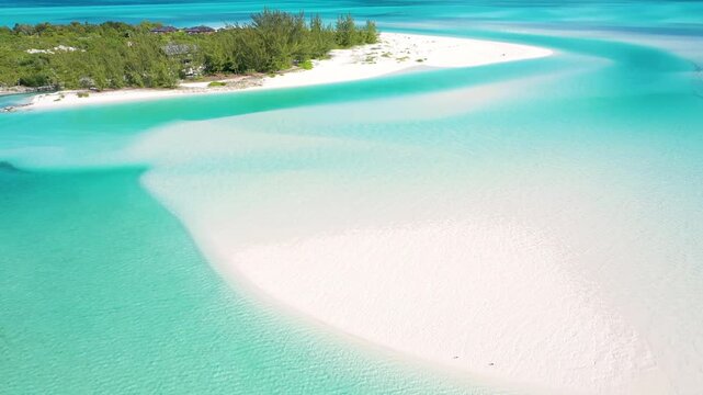 Breathtaking aerial view o a massive white sandbar i the Bahamas.