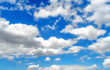 Obraz premium Blue sky with white fluffy cloud. Cloudscape cumulus summer soft light sky. Beautiful nature morning. Freedom of life concept.