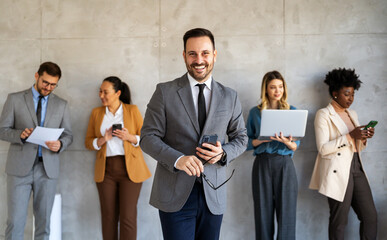 A multinational workplace a leader integrates perspectives, cross cultural collaboration, diversity