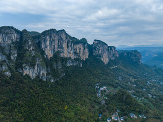 Fototapeta premium Enshi City Hubei Province mountains stand tall with green trees below