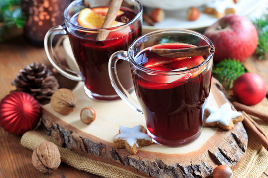 gl&uuml;hwein zur Adventszeit