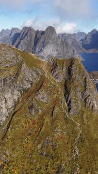 Lofoten - Norwegen - Reine - Reinebringen